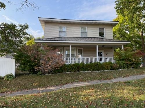 319 E Nelson St, Cadillac, MI, 49601-1946 | Card Image