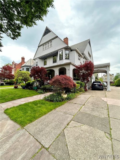 40 Oakland Pl, Buffalo, NY, 14222-2009 | Card Image