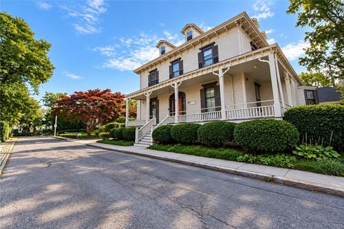 5-9 Whitfield Pl, Newport, RI, 02840-7104 | Card Image