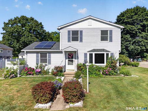 9 West Rd, Niantic, CT, 06357-2706 | Card Image