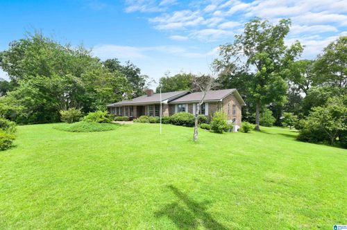 204 Cherokee Dr, Clanton, AL, 35045-3804 | Card Image