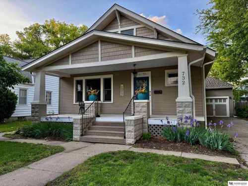 732 E 6th St, Fremont, NE, 68025-5166 | Card Image