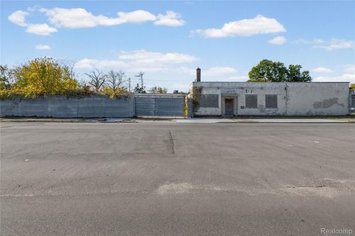 9903 Northlawn St, Detroit, MI, 48204-4121 | Card Image
