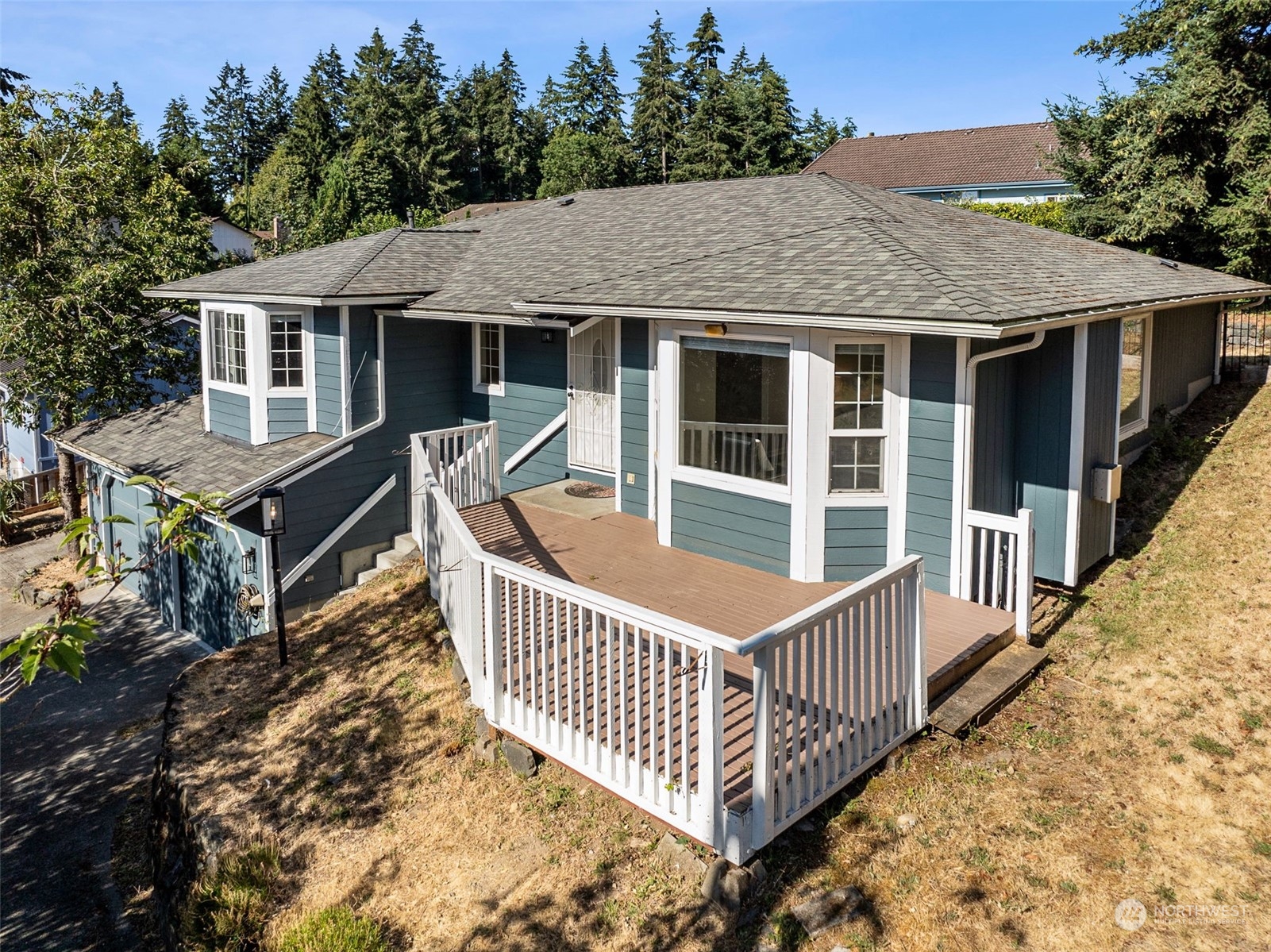 Lake Louise Dr, Lakewood, WA 98498