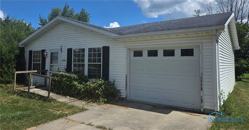 12052 Dennis St, Paulding, OH, 45879-8862 | Card Image
