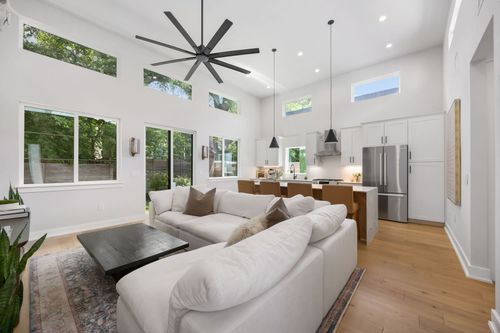 2-2711 Stacy Ln, Austin, TX, 78704-5432 | Card Image