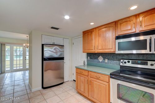 20 Concord Dr, Ormond Beach, FL, 32176-3200 | Card Image