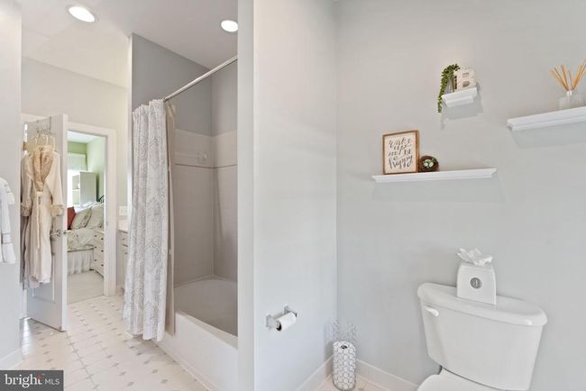 18985 Coreopsis Ter, Townhouse with 3 bedrooms, 4 bathrooms and null parking in LEESBURG VA | Image 57