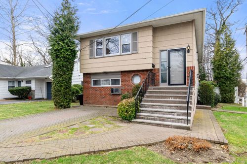 409 Barnard Ave, Cedarhurst, NY, 11516-1701 | Card Image