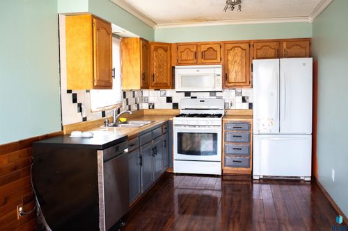 5116 E 16th St Street, Sioux Falls, SD, 57110-3130 | Card Image