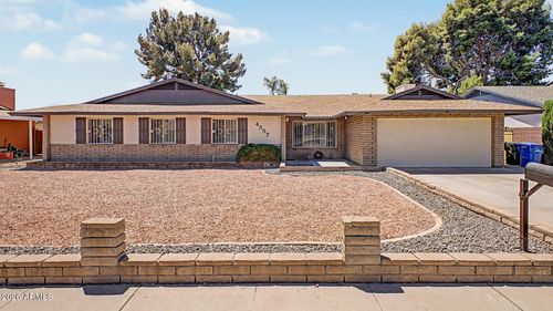 4557 W Columbine Dr, Glendale, AZ, 85304-2325 | Card Image