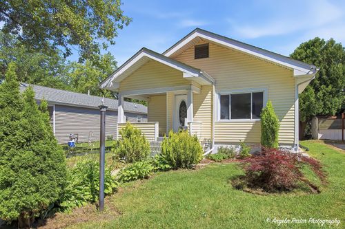 638 Myrtle St, Waukegan, IL, 60085-3838 | Card Image