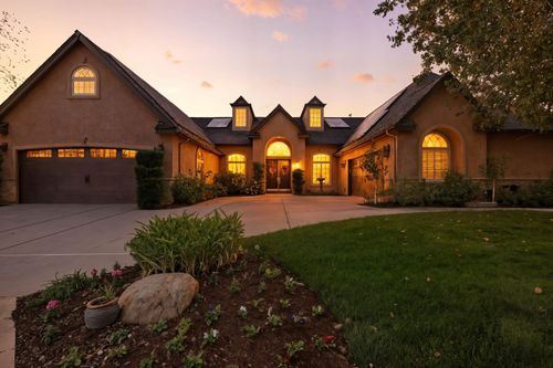 170 W Pioneer Way, Hanford, CA, 93230-9800 | Card Image