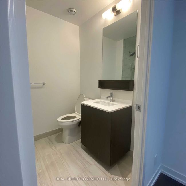 1105 - 5 Buttermill Ave, Condo with 2 bedrooms, 2 bathrooms and null parking in Vaughan ON | Image 7