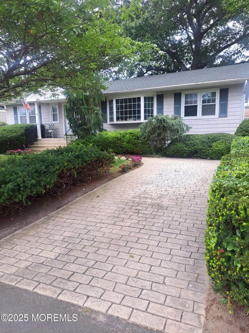 1229 Gardens Ave, Point Pleasant Boro, NJ, 08742-4043 | Card Image
