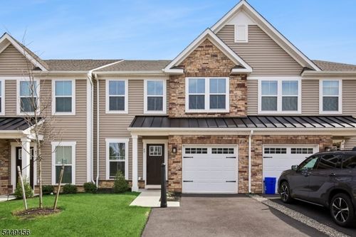 49 Owen Ct, Somerset, NJ, 08873-1572 | Card Image