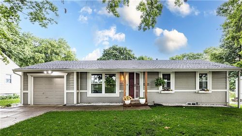 608 Obrien Rd, Lee's Summit, MO, 64063-1838 | Card Image