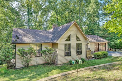 400 W Beaver Dam Ct, Goodview, VA, 24095-2142 | Card Image