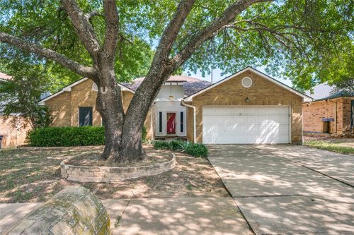 7017 Hawaii Lane, Arlington, TX, 76016 | Card Image