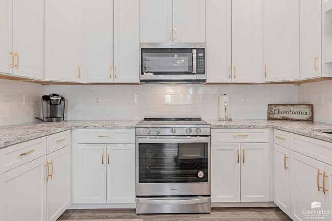 4115 Scenic Xing, Condo with 3 bedrooms, 2 bathrooms and null parking in Manhattan KS | Image 14