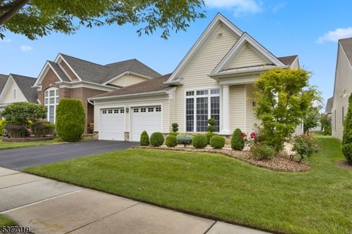 25 Copernicus Ct, EAST WINDSOR, NJ, 08512-2544 | Card Image