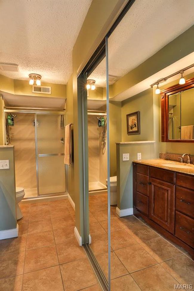 APT-4 - 917 Claytonbrook Dr, Condo with 2 bedrooms, 2 bathrooms and 2 parking in Ballwin MO | Image 17