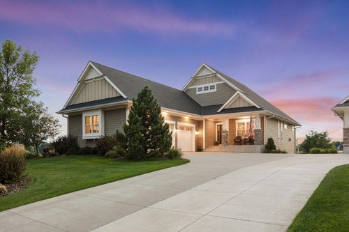 3710 Talero Curv, Chaska, MN, 55318-3700 | Card Image
