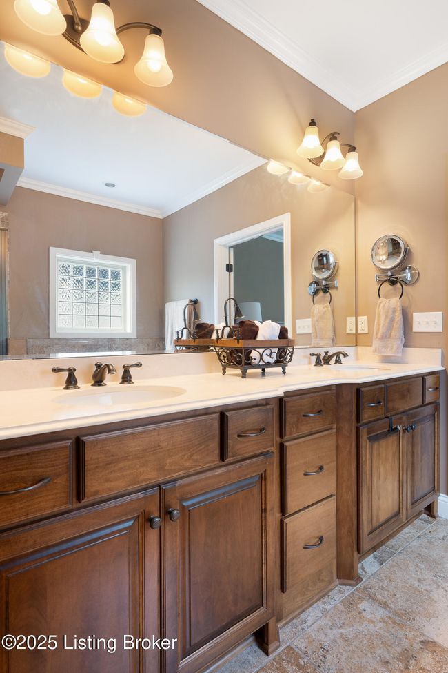 905 Fossil Creek Cir, House other with 4 bedrooms, 3 bathrooms and null parking in Louisville KY | Image 33