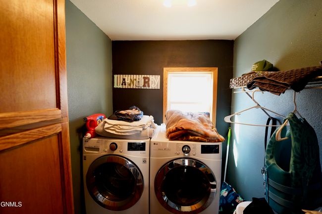 620 2 Nd St Sw, House other with 3 bedrooms, 2 bathrooms and null parking in Jamestown ND | Image 9