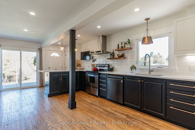 146 Sunset Blvd, House other with 3 bedrooms, 2 bathrooms and 8 parking in Georgian Bluffs ON | Image 7