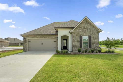 4500 Greenwood Dr, Lake Charles, LA, 70611 | Card Image