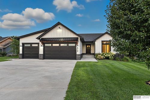 872 N 18th Ave, Blair, NE, 68008-4200 | Card Image