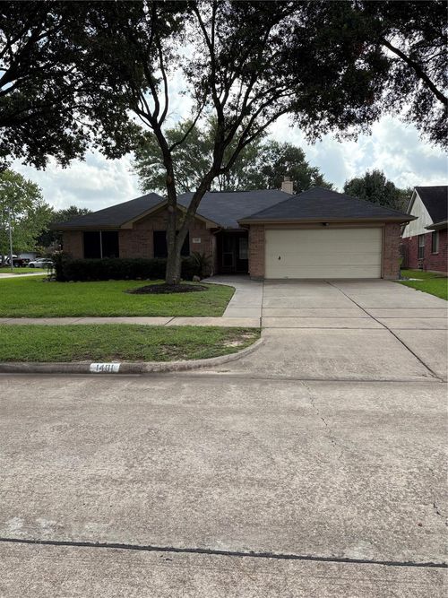 1401 Township Ct, Rosenberg, TX, 77471-6116 | Card Image