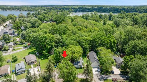 121 Maudlin St, Novi, MI, 48377-1845 | Card Image