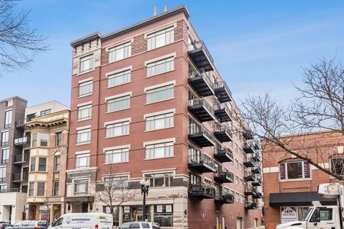 205-1429 N Wells St, Chicago, IL, 60610-2563 | Card Image