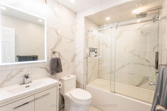 110 Simmons Blvd, House attached with 6 bedrooms, 3 bathrooms and 4 parking in Brampton ON | Image 17