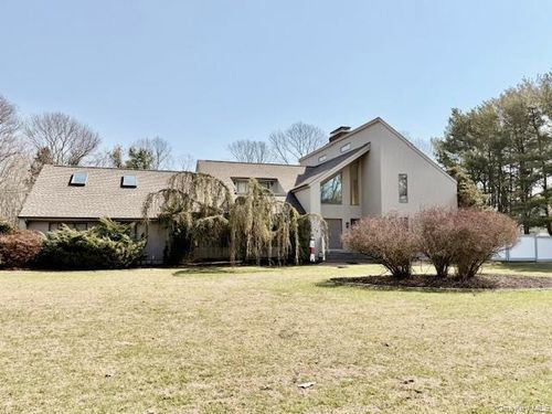 19 Carmen View Dr, Shirley, NY, 11967-4813 | Card Image