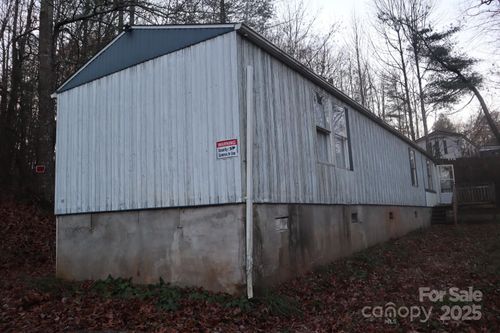 2521 Pony Ct, Lenoir, NC, 28645-9526 | Card Image