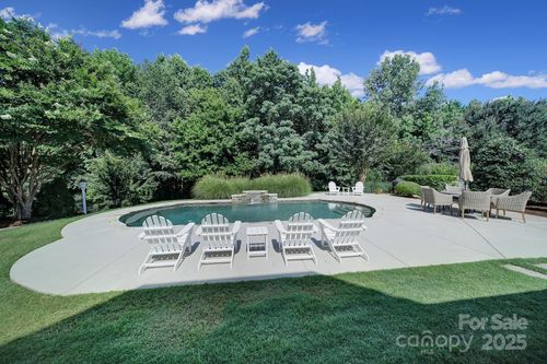 2909 Julian Glen Cir, Waxhaw, NC, 28173-4101 | Card Image