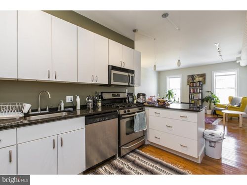 3rd-fl-2227 Kater St, PHILADELPHIA, PA, 19146-1138 | Card Image
