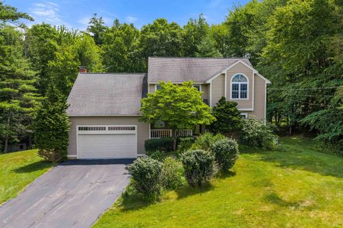 16 Lamington Hill Road, Stratham, NH, 03885 | Card Image