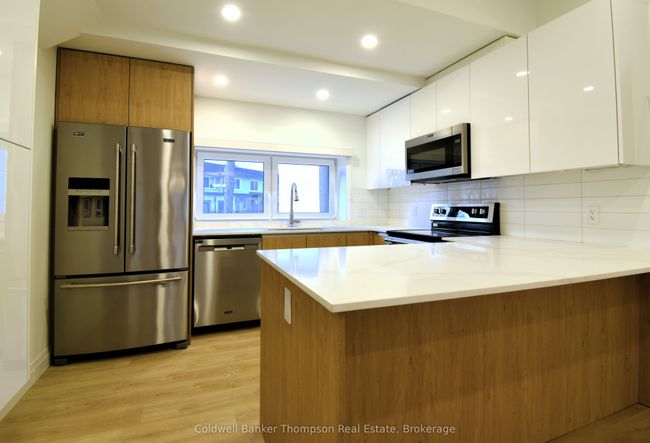 1 - 58 Florence St W, Home with 3 bedrooms, 2 bathrooms and 3 parking in Huntsville ON | Image 7