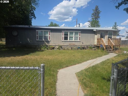 1800 Cedar St, Elgin, OR, 97827-9406 | Card Image