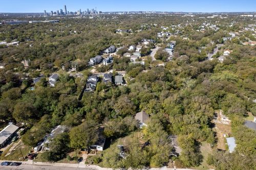 1132 Eleanor St, Austin, TX, 78721-2116 | Card Image
