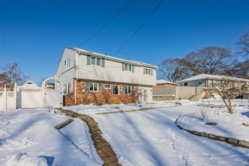 5 Joy Rd, Selden, NY, 11784-2605 | Card Image