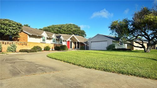 113 E Janin Cir, Portland, TX, 78374-1409 | Card Image