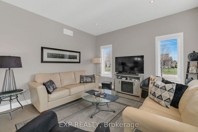 800 Baker Ave S, House attached with 3 bedrooms, 3 bathrooms and 2 parking in Listowel ON | Image 21