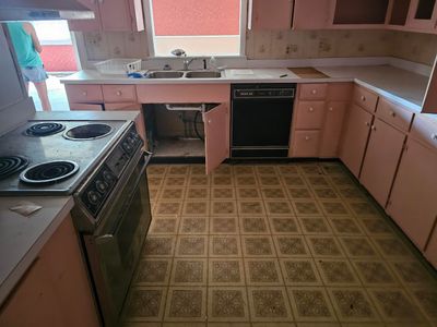 KITCHEN | Image 3