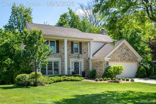 44828 Roundview Dr, Novi, MI, 48375-3828 | Card Image