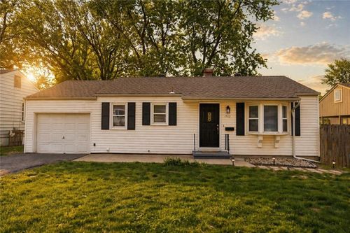 1713 N Dodgion Ave, Independence, MO, 64050-1912 | Card Image